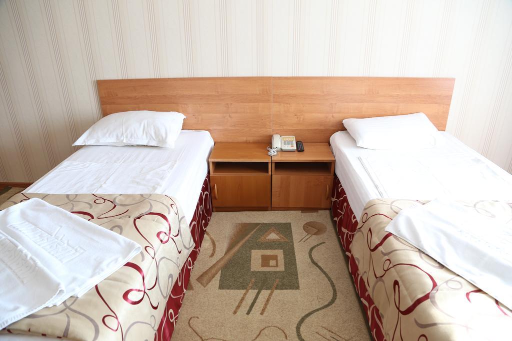 Zhassybi Hotel Астана Екстер'єр фото